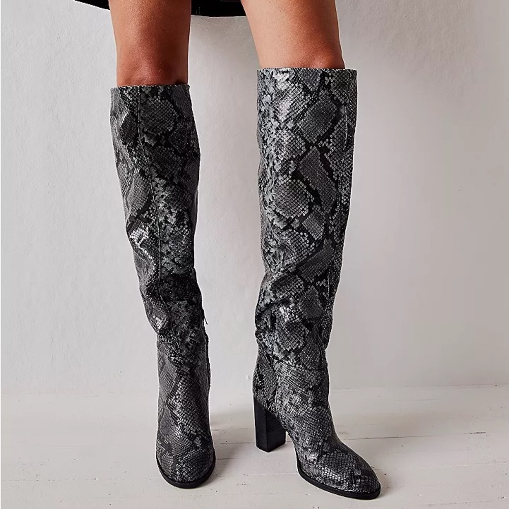Free People X Vero Cuoio Dakota Over The Knee Snake Boots 6.5 NEW